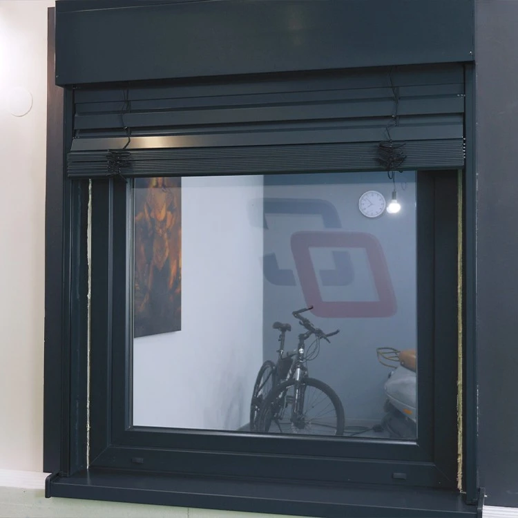 Raffstores Z90 - 100 x 150 mit Antrieb