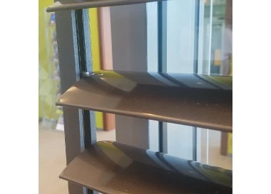 Raffstores C80 - 150 x 150 mit Antrieb