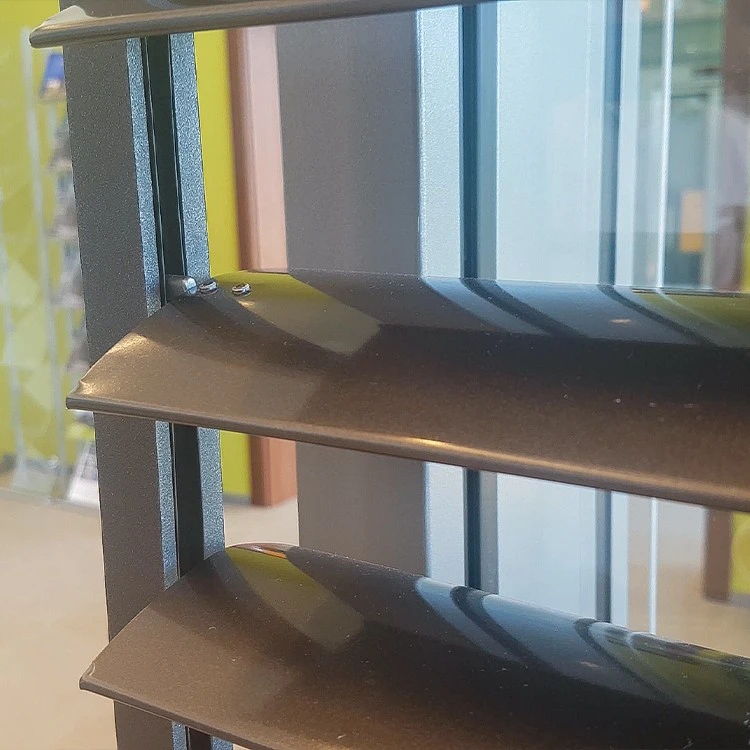Raffstores C80 - 100 x 100 mit Antrieb