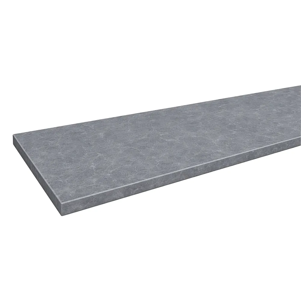 Innenfensterbank aus Agglo-Marmor &bdquo;Baltic Grey&ldquo; (100 &times; 150 mm) mit abgerundeter Ecke und gefaster Kante.