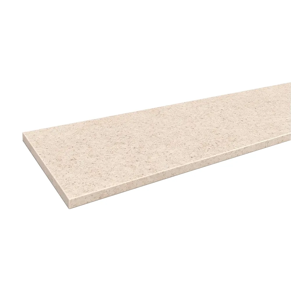 Innenfensterbank aus Agglo-Marmor &bdquo;Carrara Micro&ldquo; (100 &times; 150 mm) mit abgerundeter Ecke und gefaster Kante.