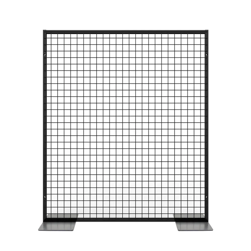 Schwarzes Stahlgitter im Loft-Stil (1220 &times; 2420 mm) mit technischen Daten und Zubeh&ouml;r&uuml;bersicht.